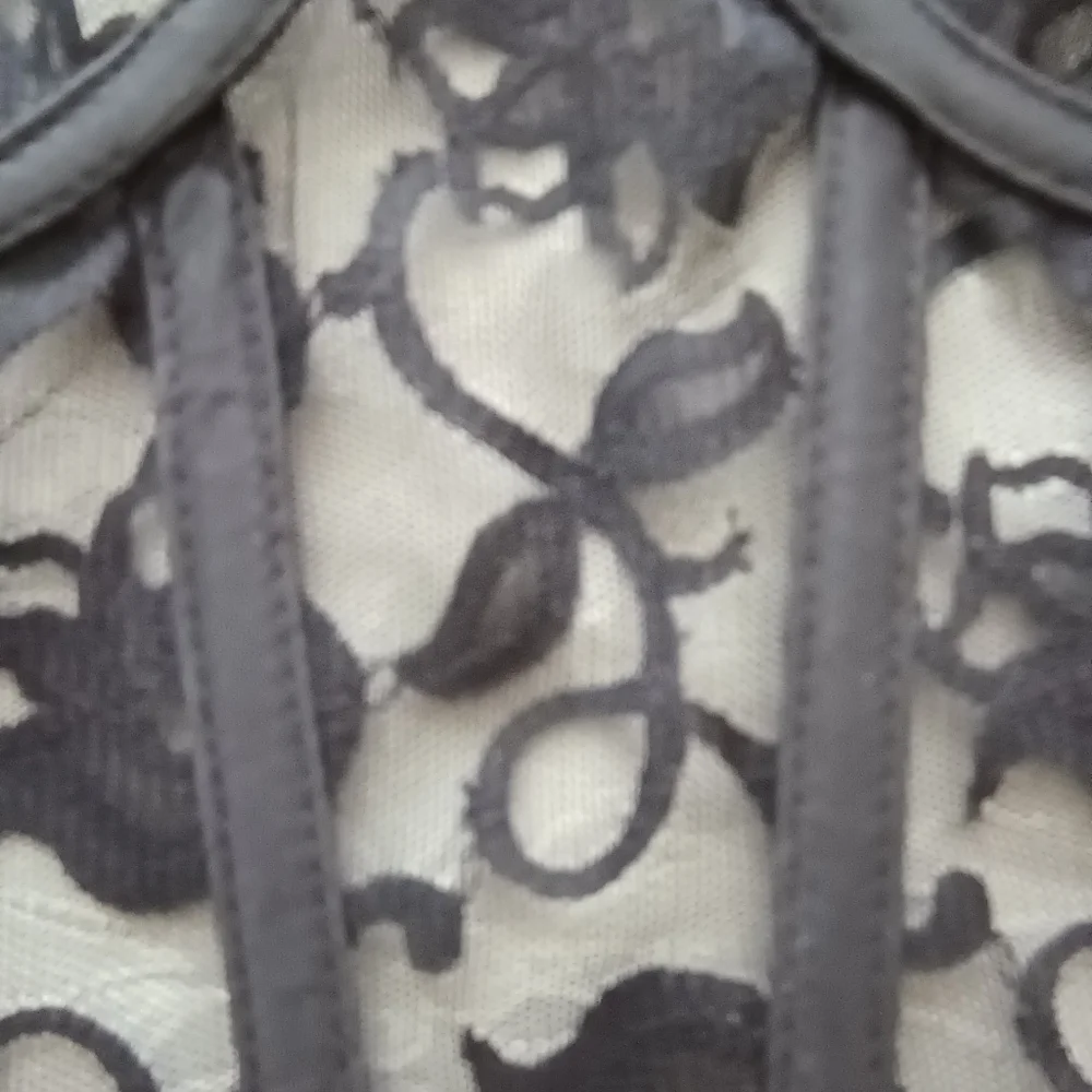 VICTORIAS SECRET GOLD LABEL VINTAGE BLACK LACE CORSET SIZE 36B - Picture 9 of 16